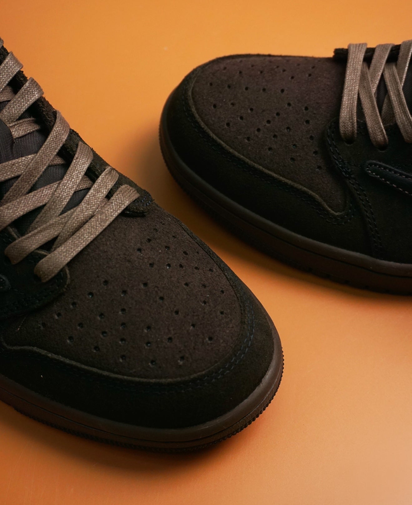 Travis Scott x Air Jordan 1 Velvet Brown