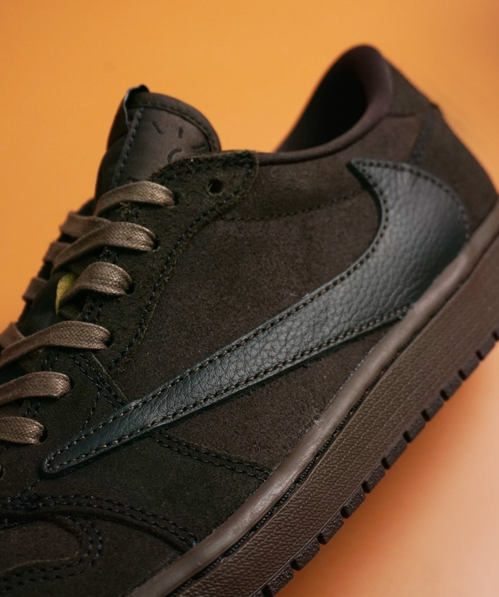 Travis Scott x Air Jordan 1 Velvet Brown