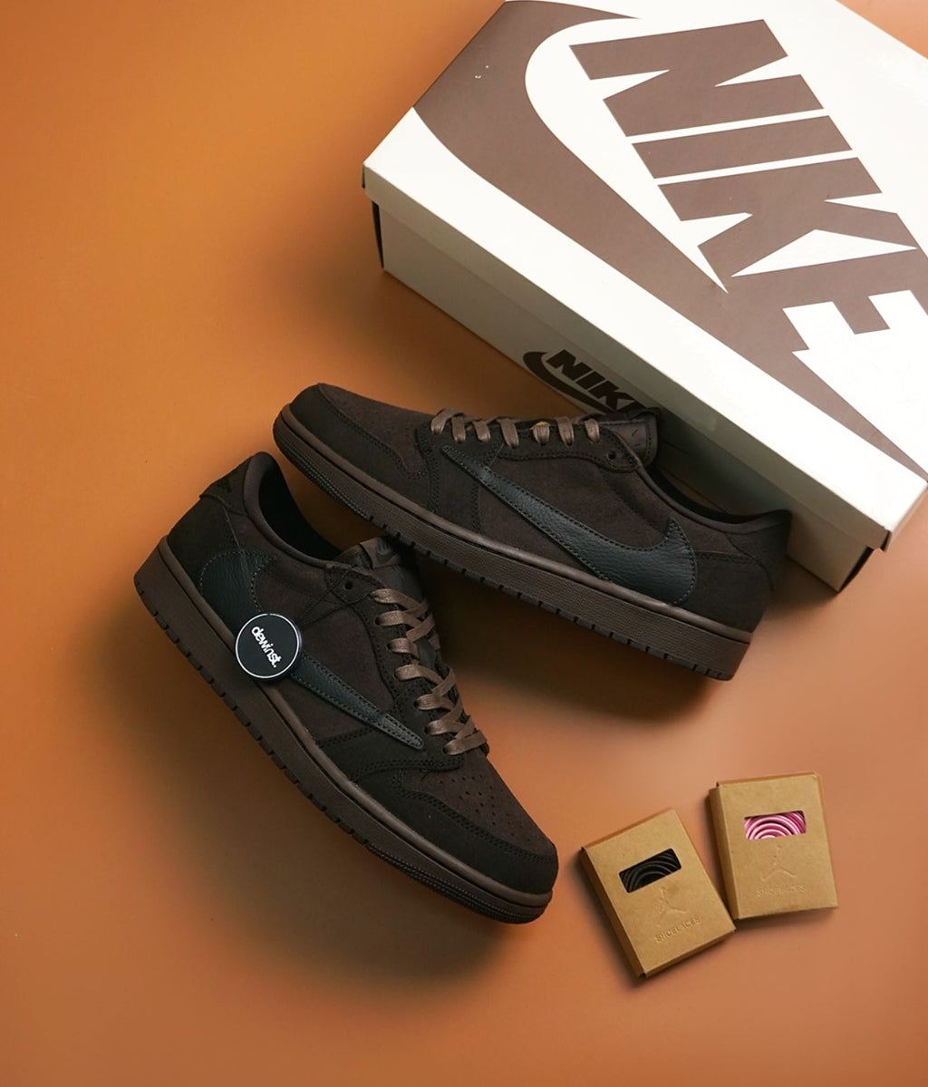 Travis Scott x Air Jordan 1 Velvet Brown
